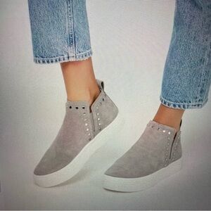 New Dolce Vita Grey Suede Studded Slip-On Booties size 8.5